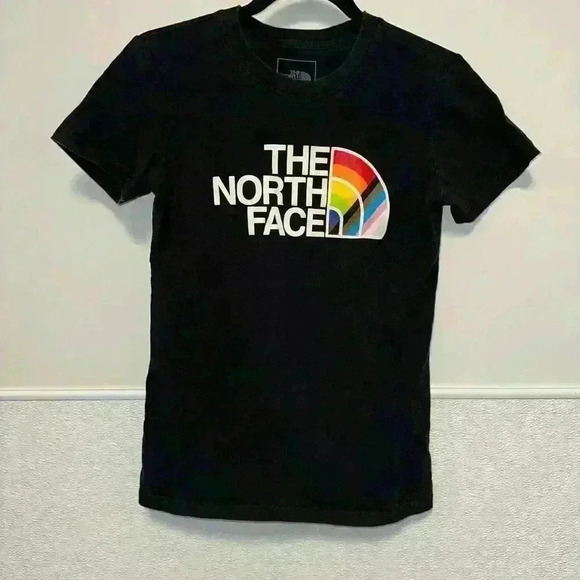 The North Face Pride T-Shirt XS Black & Multicolor Rainbow - Picture 1 of 9